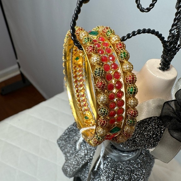 Elegant Gold Plated and Multicolor Bangles Set Of 3 Bracelets Unique Jewelry - Picture 5 of 5